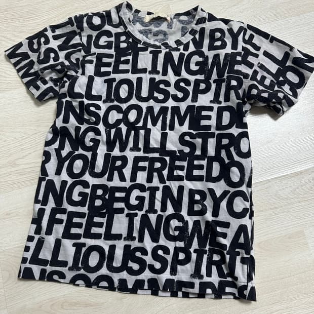 Comme des garcons 꼼데가르송 전판 나염 티셔츠 (xs)