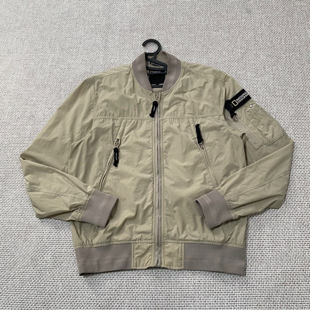 내셔널지오그래픽 로리스 바람막이 5865