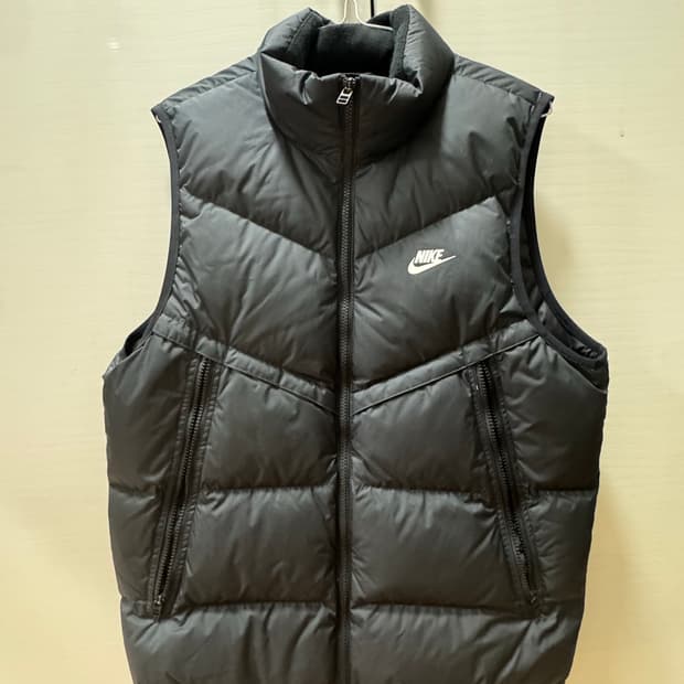 나이키 스톰핏 덕다운 패딩 조끼 L 사이즈