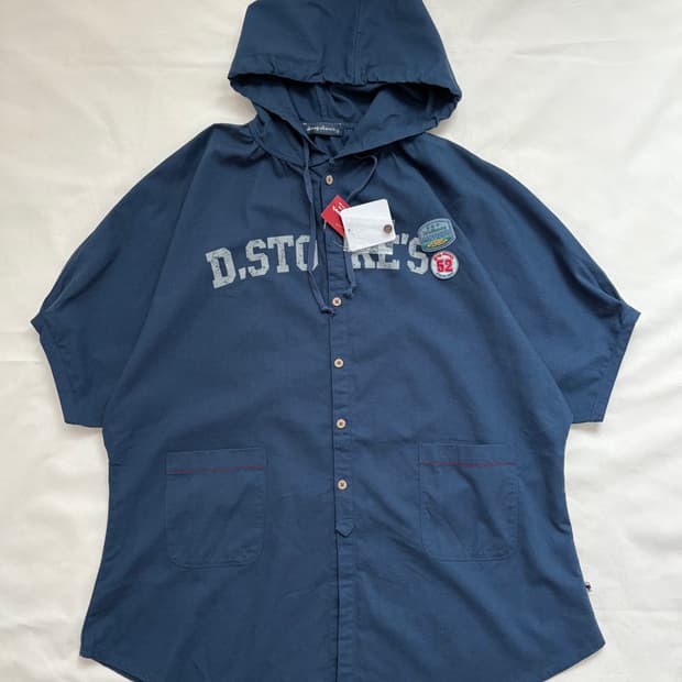 vintage lettering hooded shirt