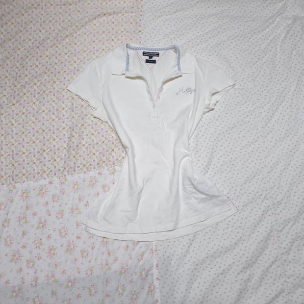 빈티지 타미힐피거 화이트 슬림핏 xs 큐빅 반팔