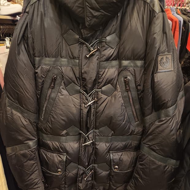 벨스타프 남성 블랙패딩 점퍼