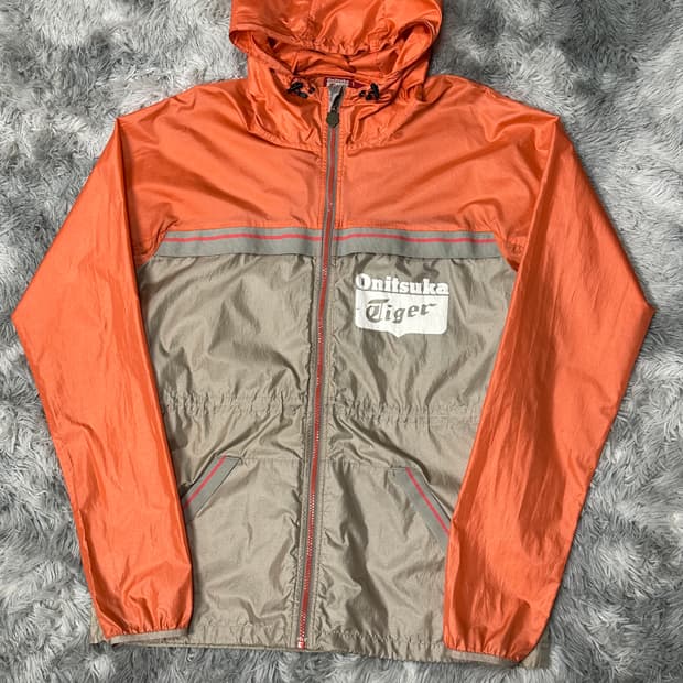 오니츠카타이거 나일론 바람막이 