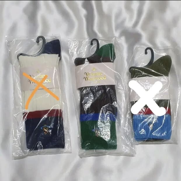 올리브 크림베이지 브라운 블루 네이비 그린 레드 비비안웨스트우드 양말