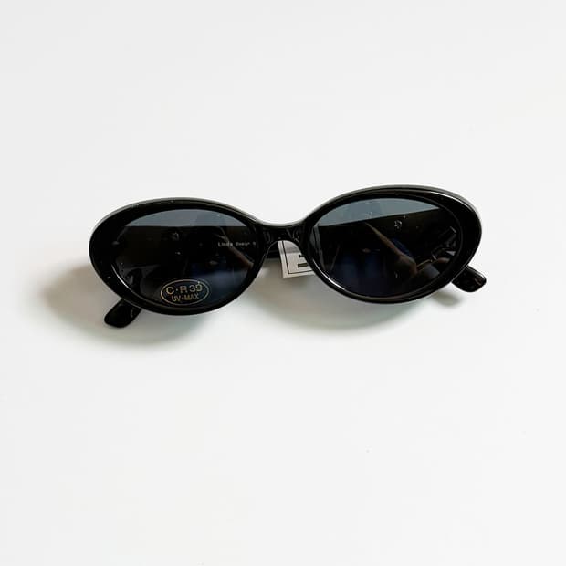 90s LIN DA 블랙 볼드 오벌 프레임 빈티지 선글라스
