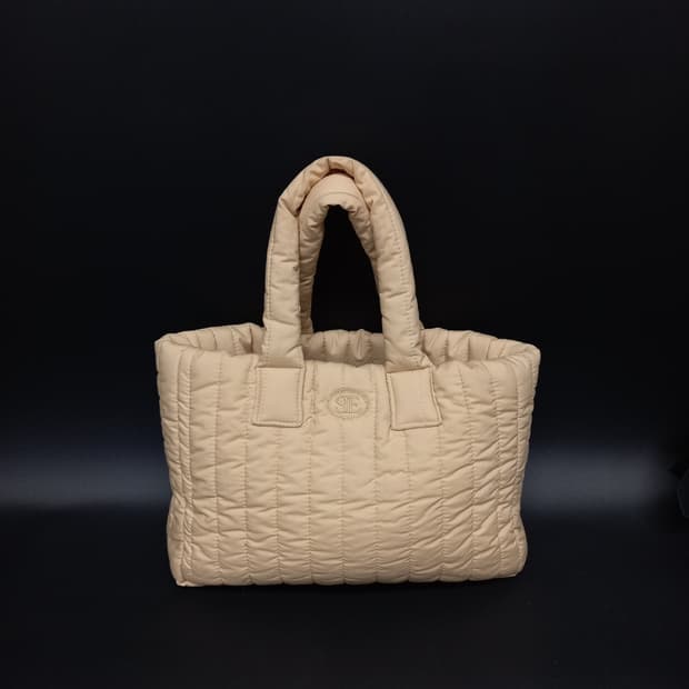 씨엔느 패딩 퀄팅 토트백