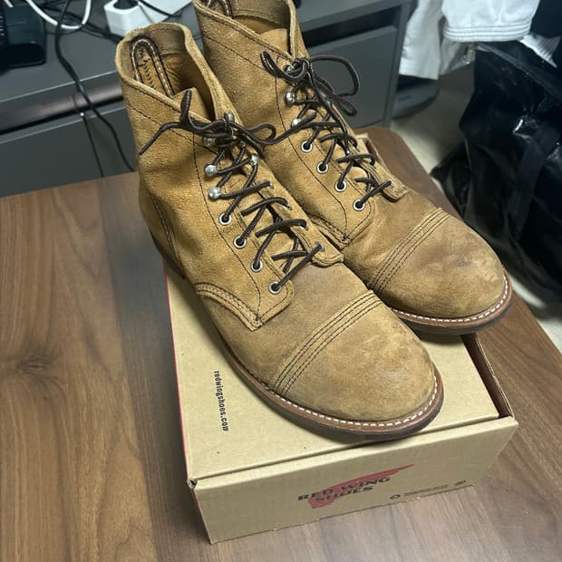 레드윙 8083 11D 290 판매합니다