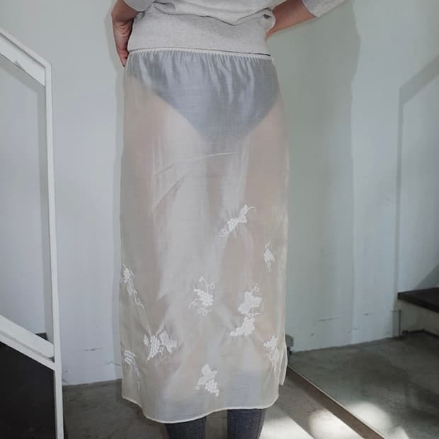 프레클 needlepoint sheer midi skirt 