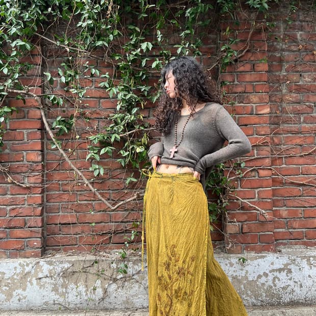 워싱 포인트 페이즐리 자수 랩 스커트