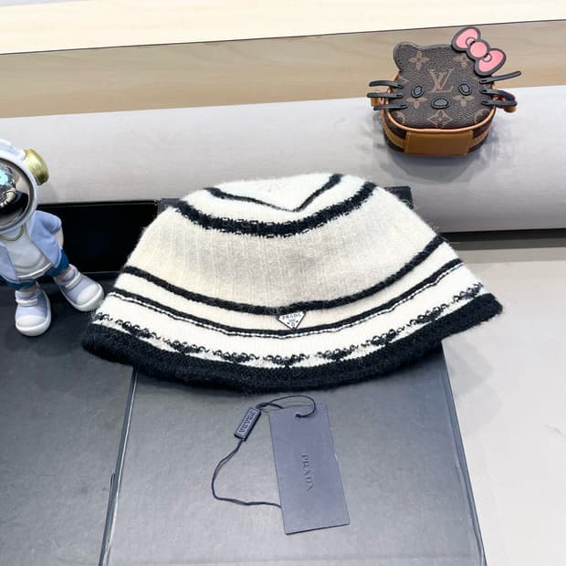 프라다 가을 겨울 모자
