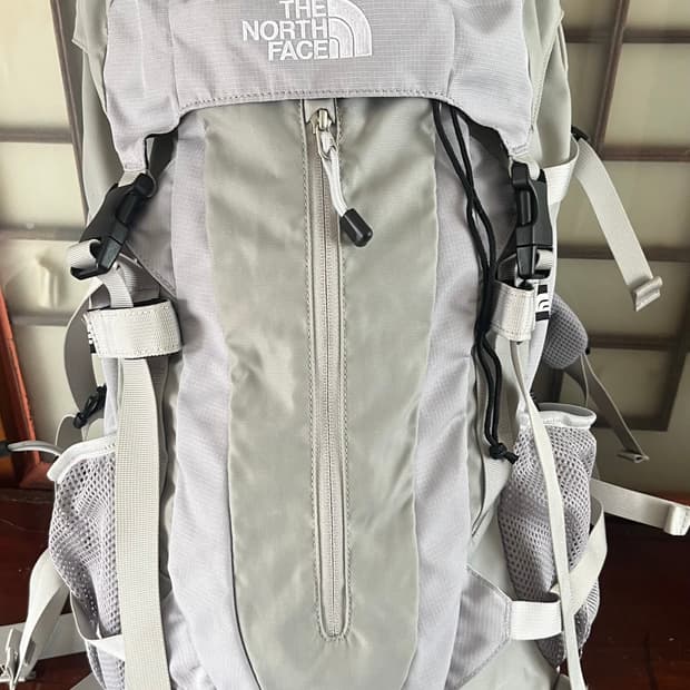 노스페이스 W 텔루스 28 등산 배낭 (그레이)