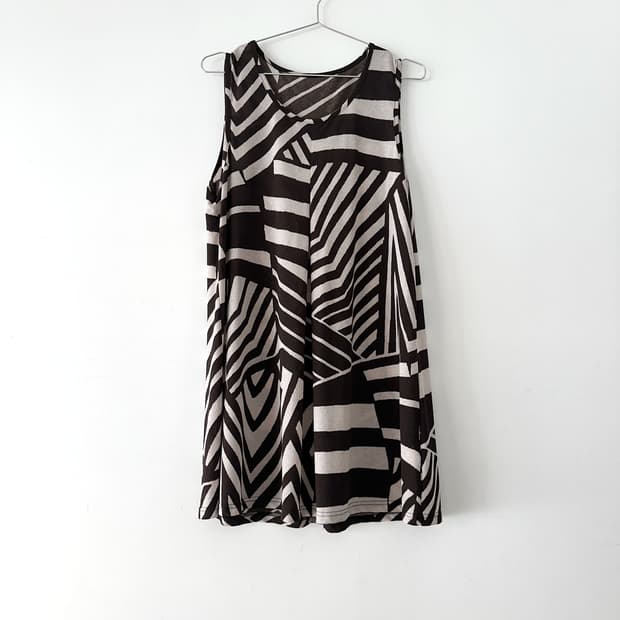 Anemone pattern sleeveless