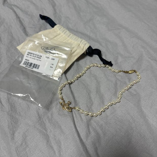 비비안 웨스트 우드 진주 초커 목걸이