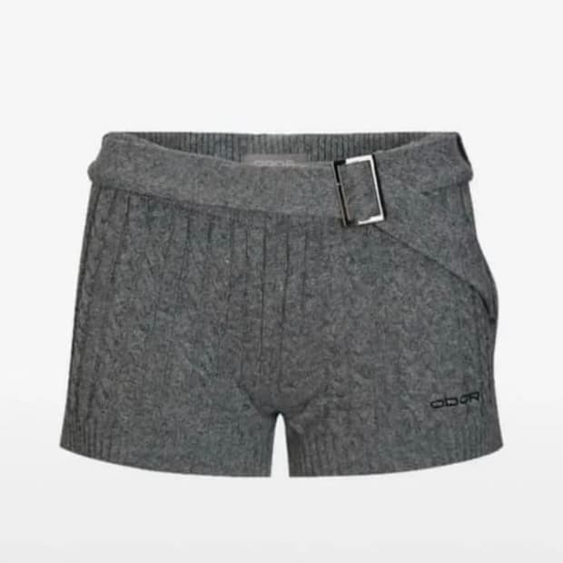 오도어 검정색팬츠 구해요