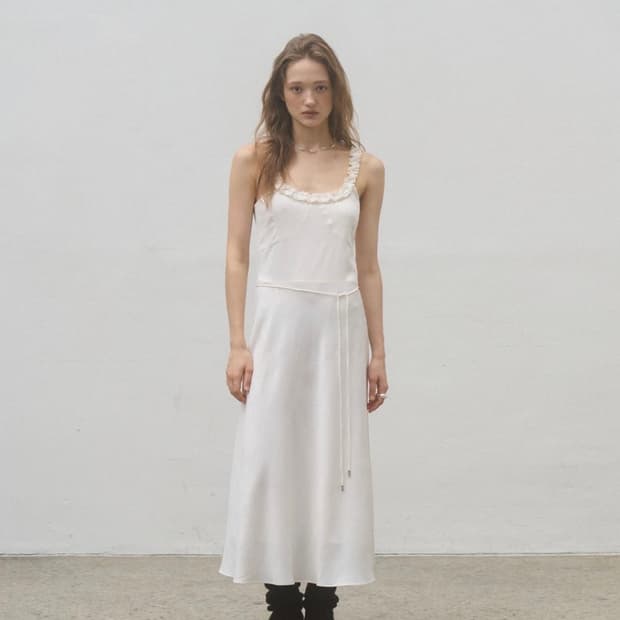 포에토 로지 셔링 드레스 foeto rosie shirring dress