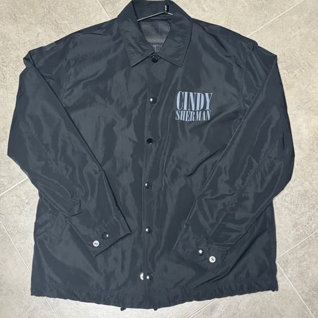 언더커버 신디셔먼 코치자켓