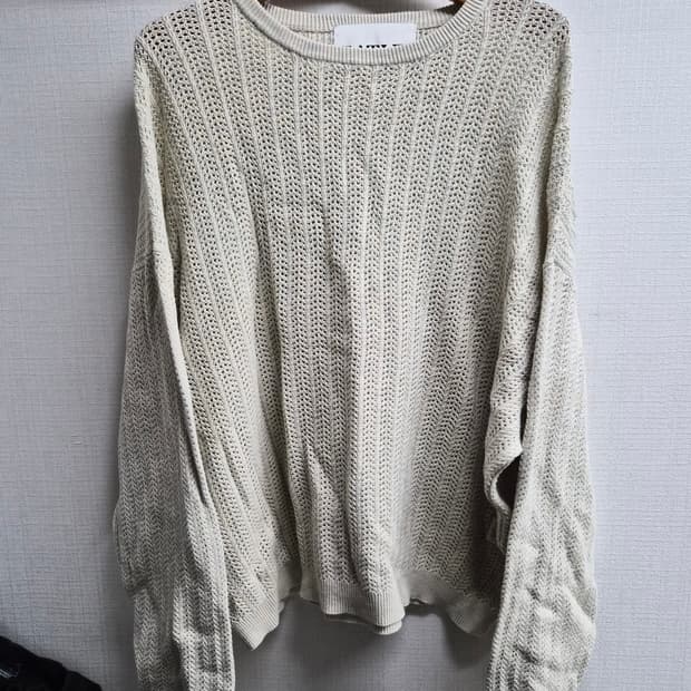 L) SATUR 새터 이비자 니트 팝니다