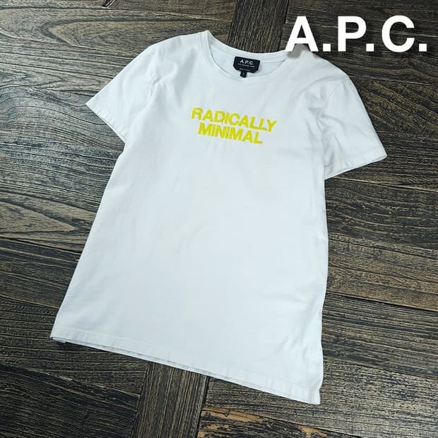 [아페쎄] 레터링 그래픽 슬림핏 반팔티 화이트 M21990