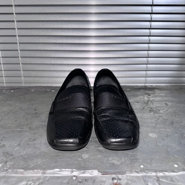 00s 블랙 프라다 스포츠 스퀘어토 로퍼