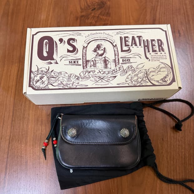 큐스레더 크롬악셀가죽 파우치 지갑