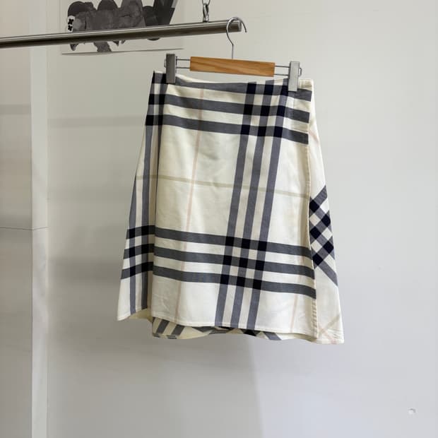 BURBERRY 스커트