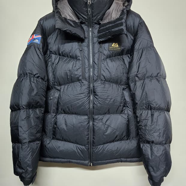 마운틴 이큅먼트 블랙 패딩 자켓100