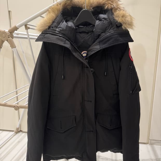 캐나다구스 블랙 패딩 S