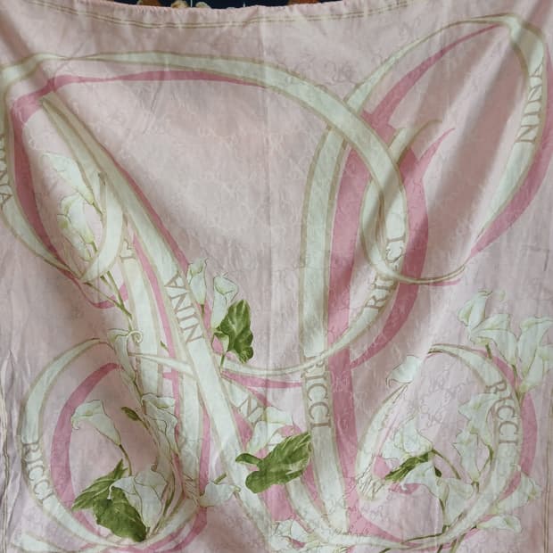 Nina Ricci 핑크스카프