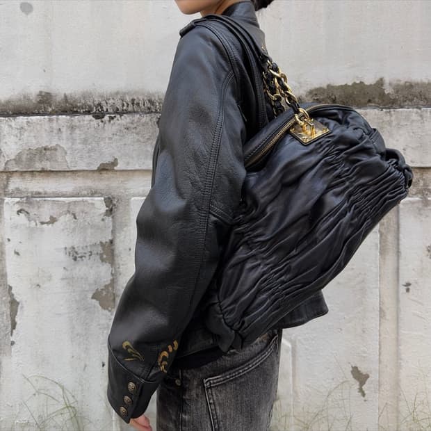 Michael Kors 00s 마이클 코어스 스크런치 가죽 백