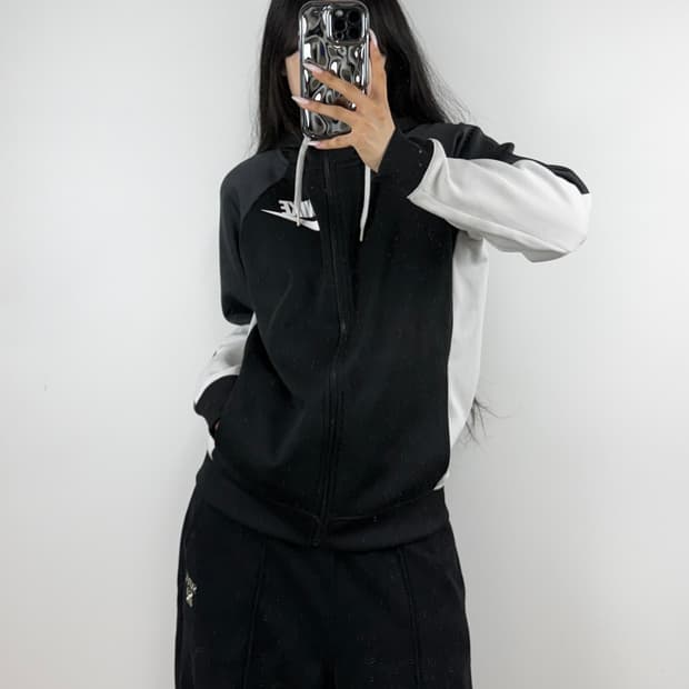나이키 블랙 배색 후드집업 E0528