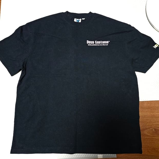 데우스엑스마키나 반팔 티셔츠