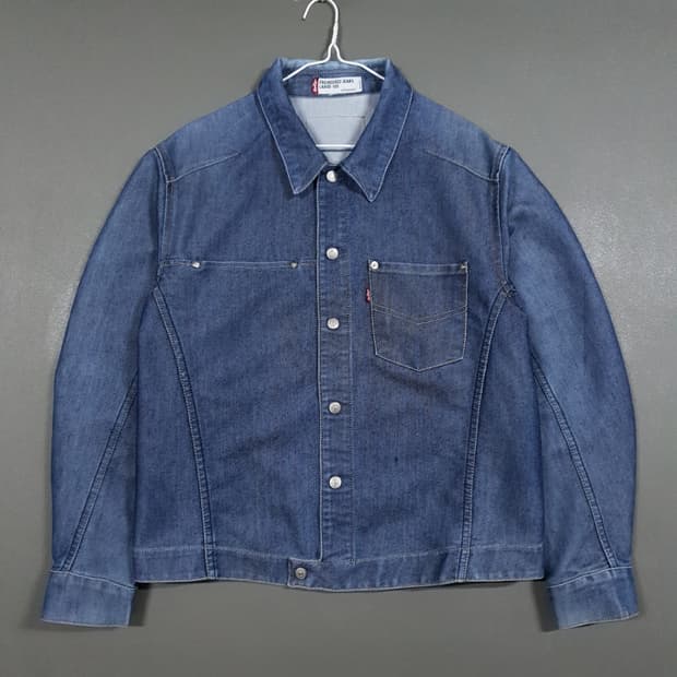 L (100) 리바이스 엔지니어드 진 포켓 데님 트러커 청자켓
