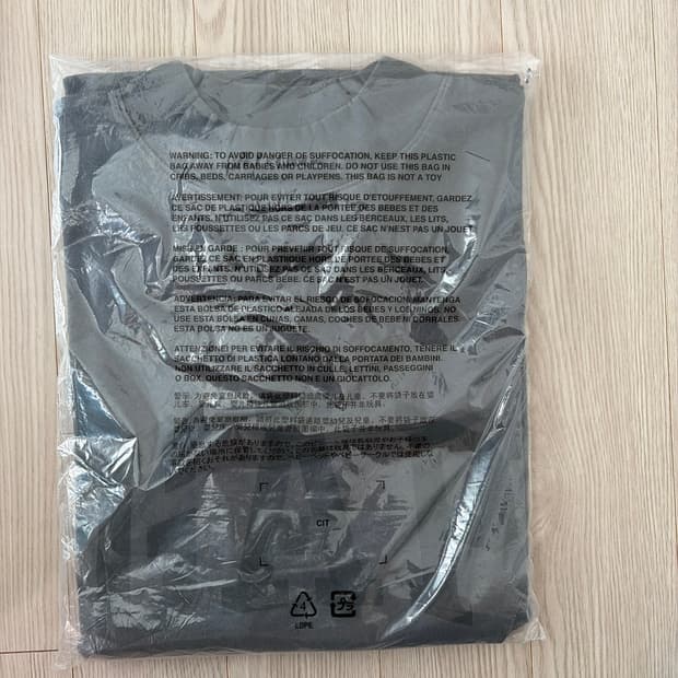 이지 갭 발렌시아가 롱슬리브 다크 그린