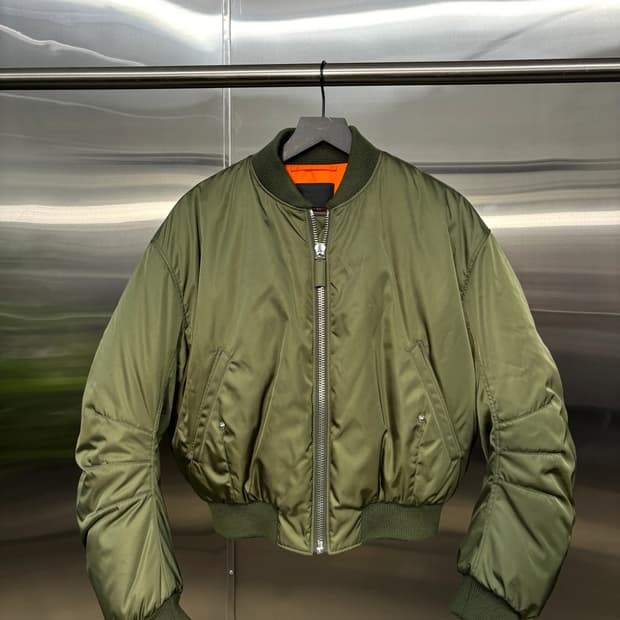 프라다 리나일론 ma-1 패딩