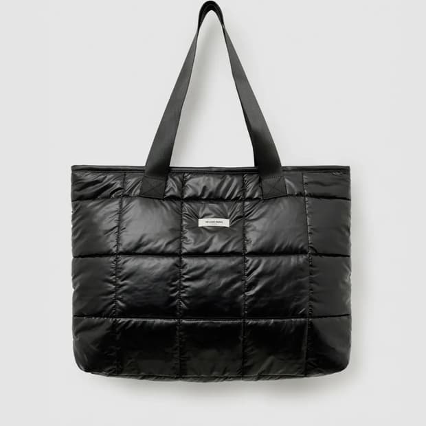 헬레네파리스 엠보 스퀘어 퀼팅 백