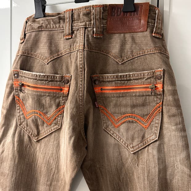 EDWIN 오렌지 스티치 브라운 데님 팬츠