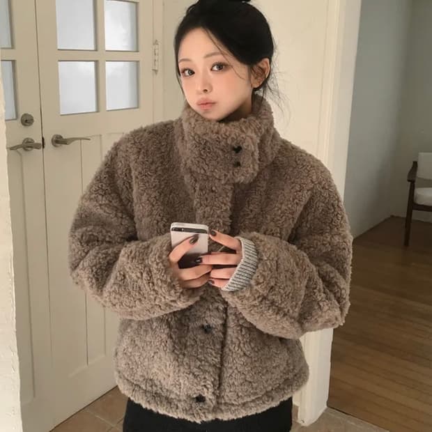 (새상품) 양털 뽀글이 하이넥 무스탕 퍼자켓 숏코트 에이블리 앤드모어