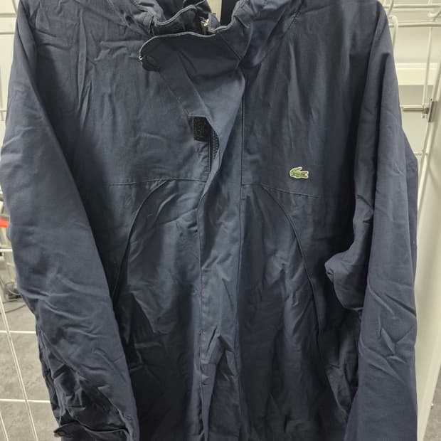 라코스테 남성 바람막이 점퍼 100사이즈 팝니다