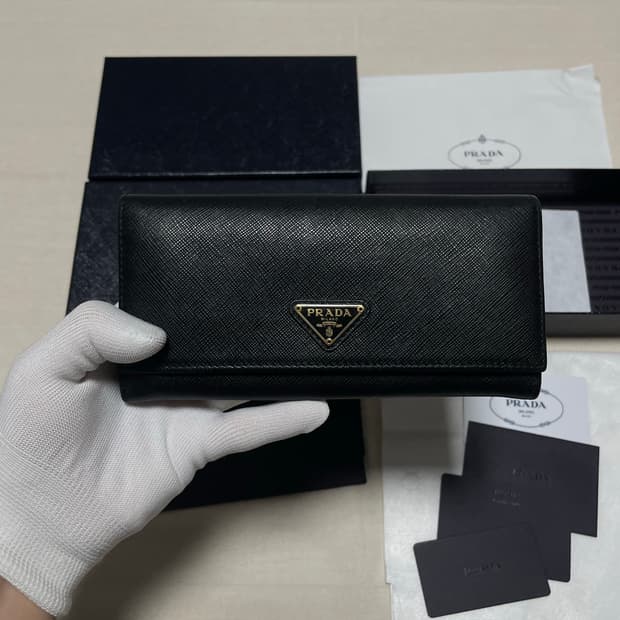[풀구성] 프라다 사피아노 삼각로고 금장 장지갑 [os] 
