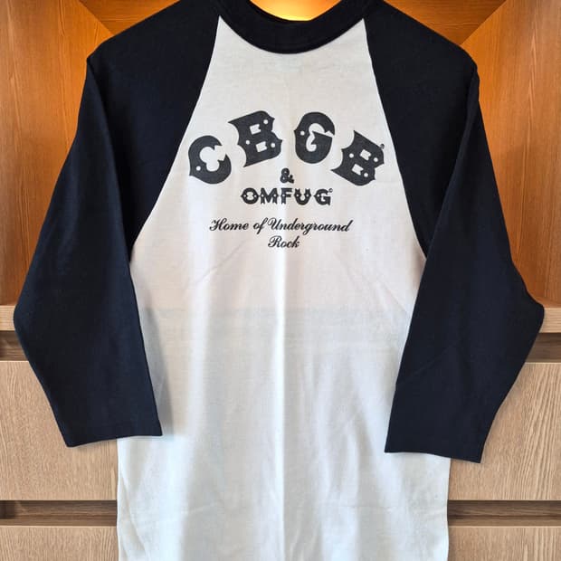 90s VINTAGE CBGB 3/4 Baseball Raglan Tee