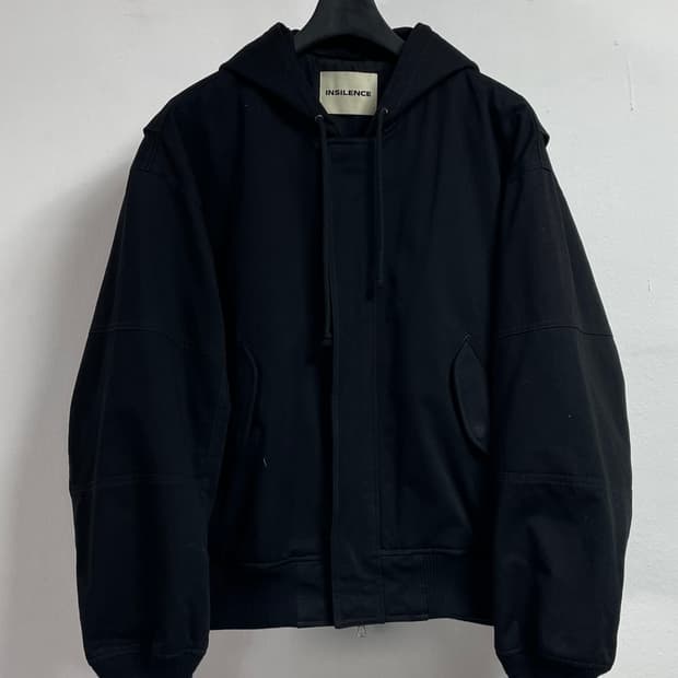 인사일런스 플라이트 후디드 봄버 자켓 (on.86)   