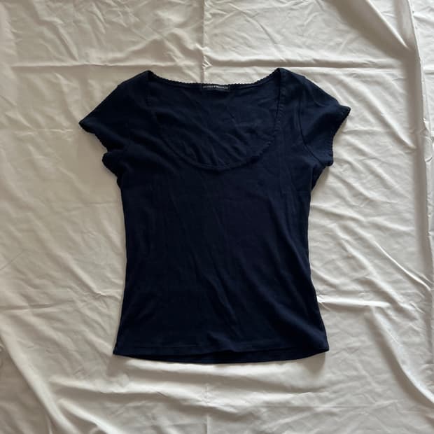 brandy melville 네이비 반팔 탑 티셔츠