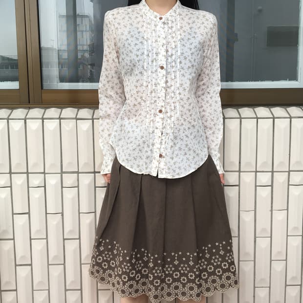 Flower pattern shirt