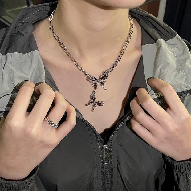 pcr053 Redfly necklace