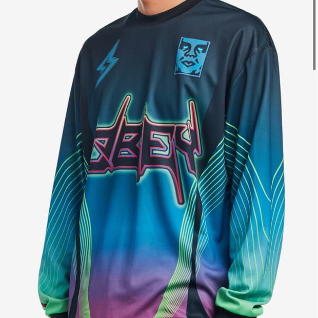 Obey x Super73 저지 볼트 롱슬리브