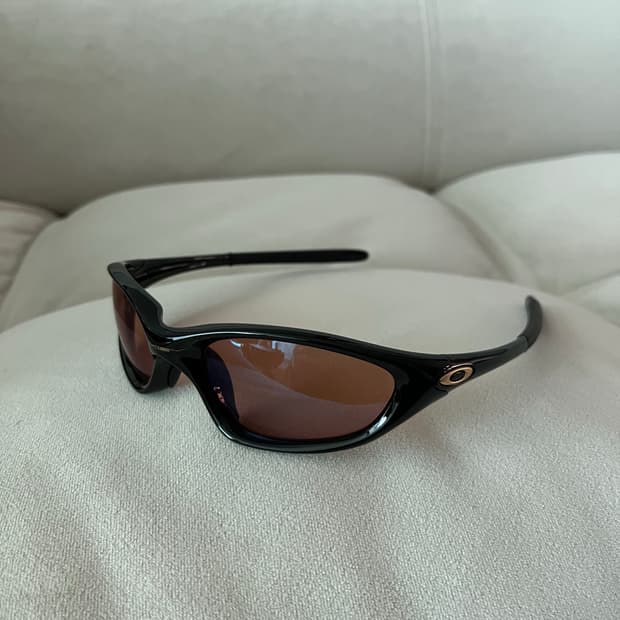 오클리 트웬티 2000s