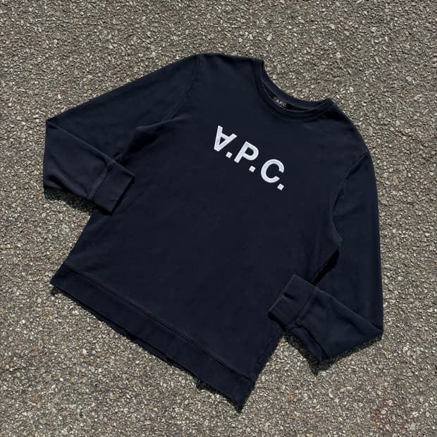 A.P.C 아페쎄 이니셜 로고 스웻셔츠