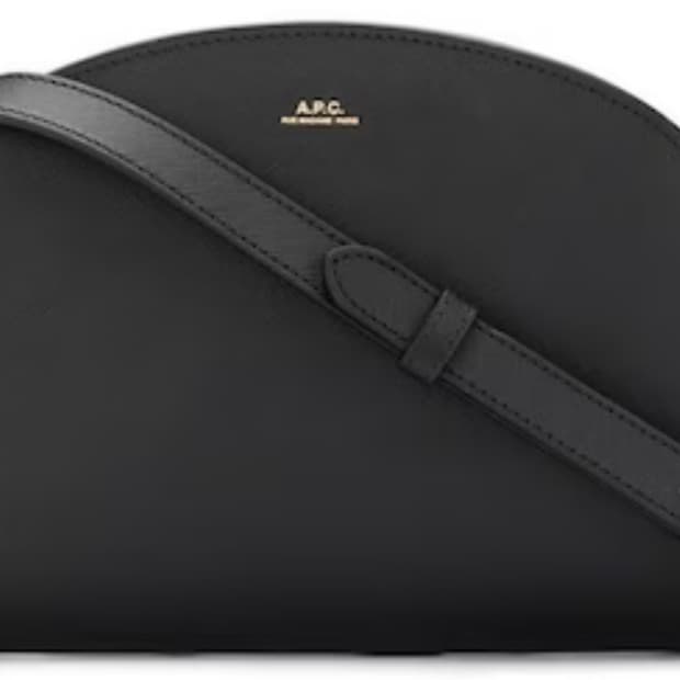 Apc 아페쎄 하프문백