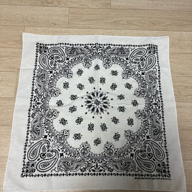 [새상품] 하바행크 페이즐리 반다나 화이트