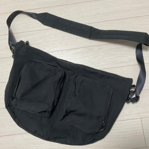 아미아칼바 크로스백